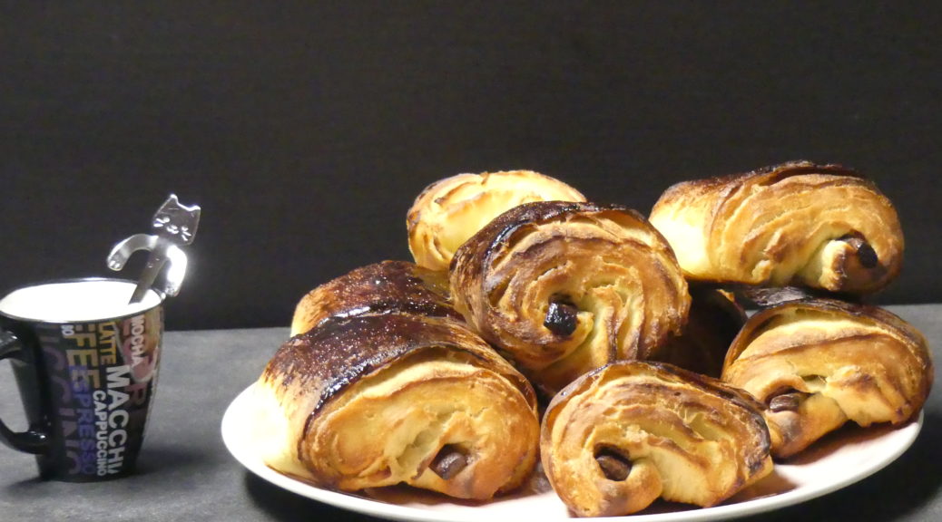 Croissants Ou Pains Au Chocolat Thermomix Et Sans Avec Le Thermomix Et Le Cookeo De Zazoun