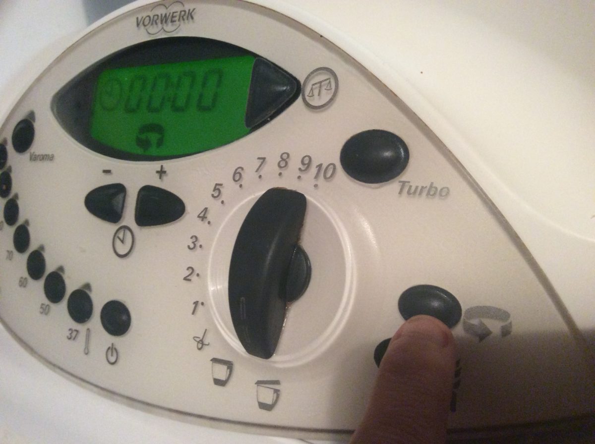 Comment utiliser son Thermomix pour débuter ? Éviter les erreurs